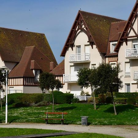 Triplex Avec Jardinet - Wifi - A 400M De La Plage Courseulles-sur-Mer Exterior foto